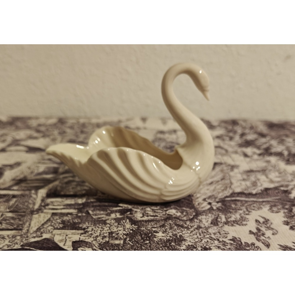 Lenox Ivory Swan Figurine